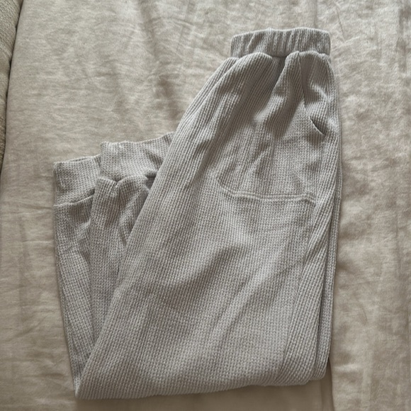 Abercrombie and Fitch lounge collection - Picture 3 of 4